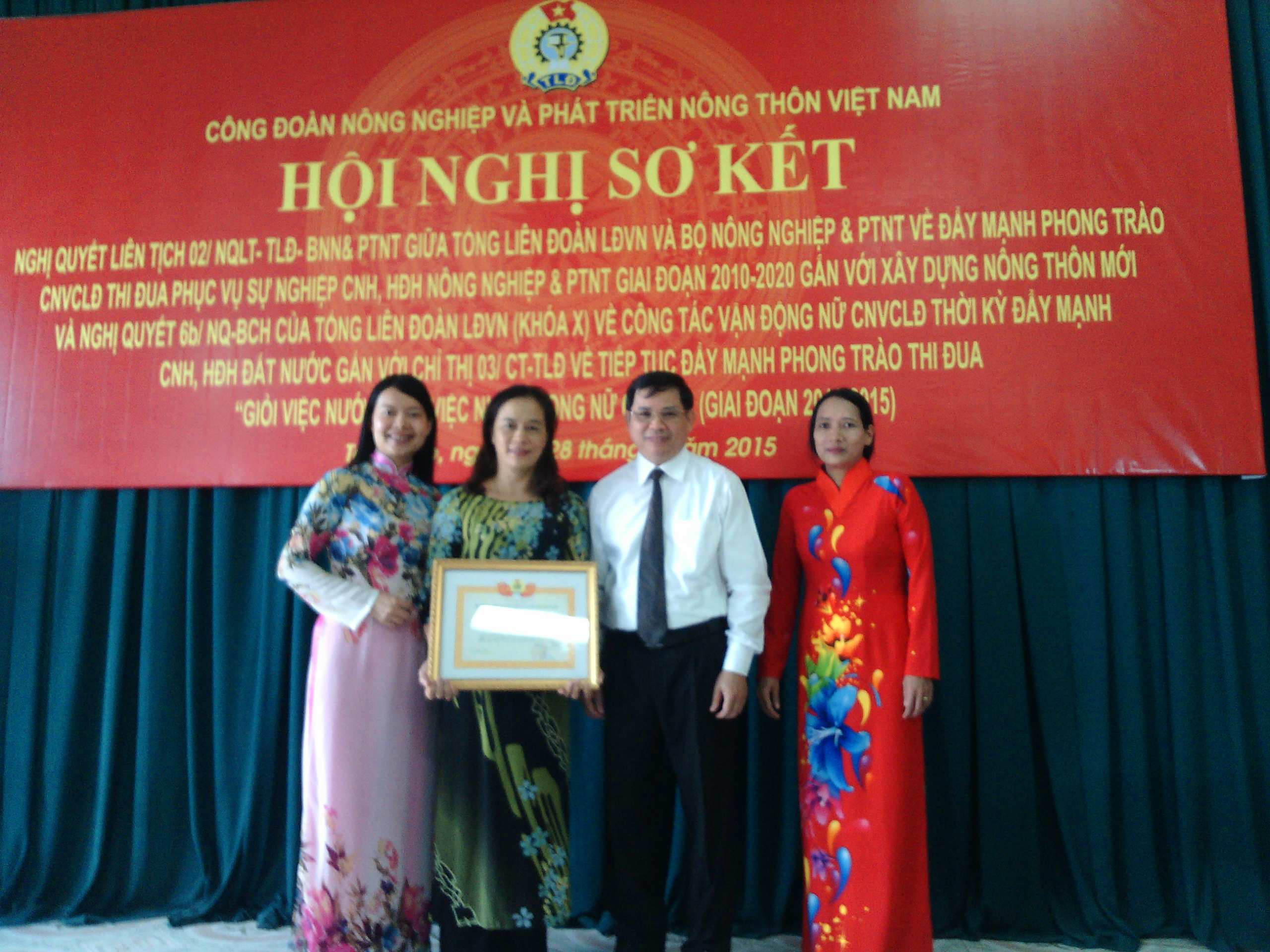 Hội nghị sơ kết 5 năm phong trào thi đua “Giỏi việc nước, Đảm việc nhà”