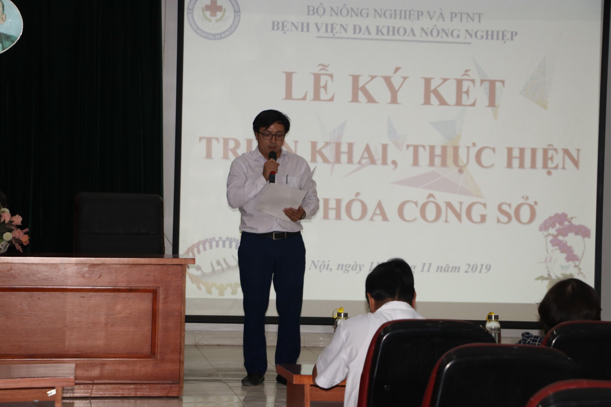 LỄ KÝ KẾT THỰC HIỆN VĂN HOÁ CÔNG SỞ VÀ TẬP HUẤN KỸ NĂNG GIAO TIẾP ỨNG XỬ CHO CÁN BỘ NHÂN VIÊN Y TẾ – BỆNH VIỆN ĐA KHOA NÔNG NGHIỆP