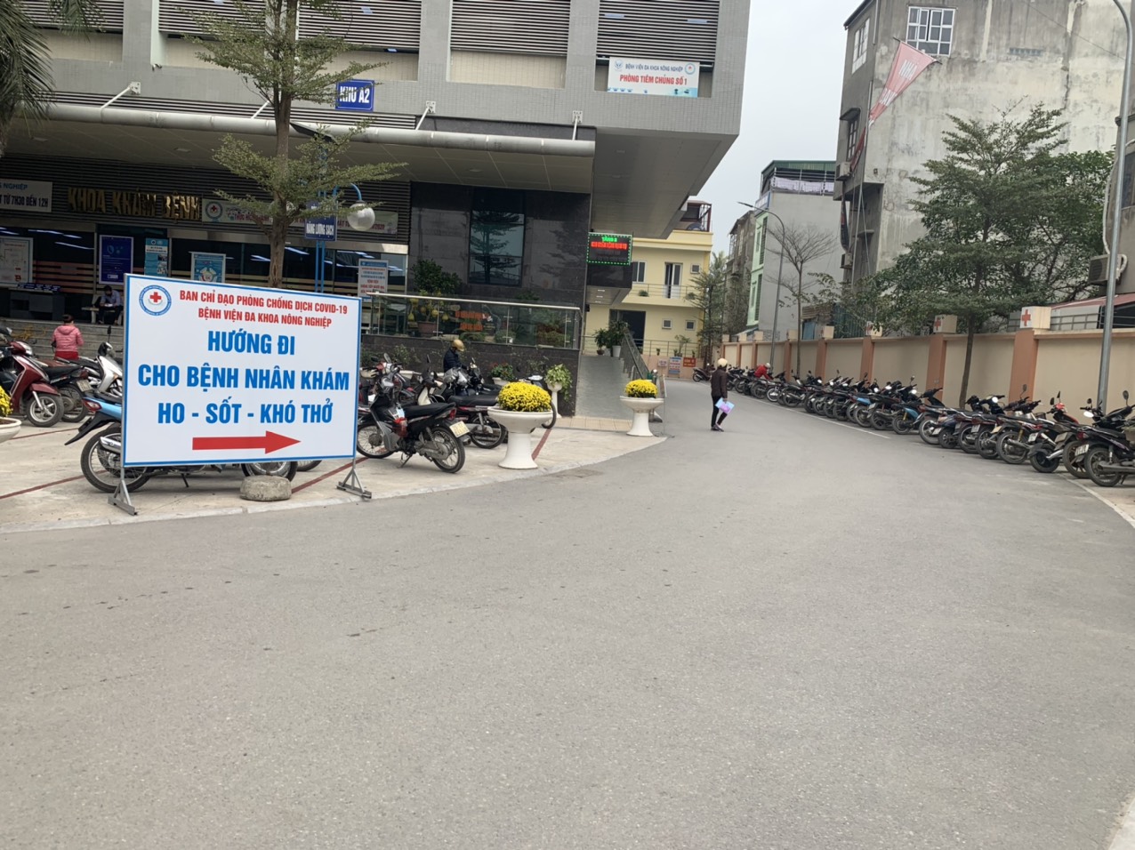 Xe chụp Xquang, cắt lớp vi tính lưu động phòng chống COVID-19 trong bệnh viện Đa khoa Nông nghiệp