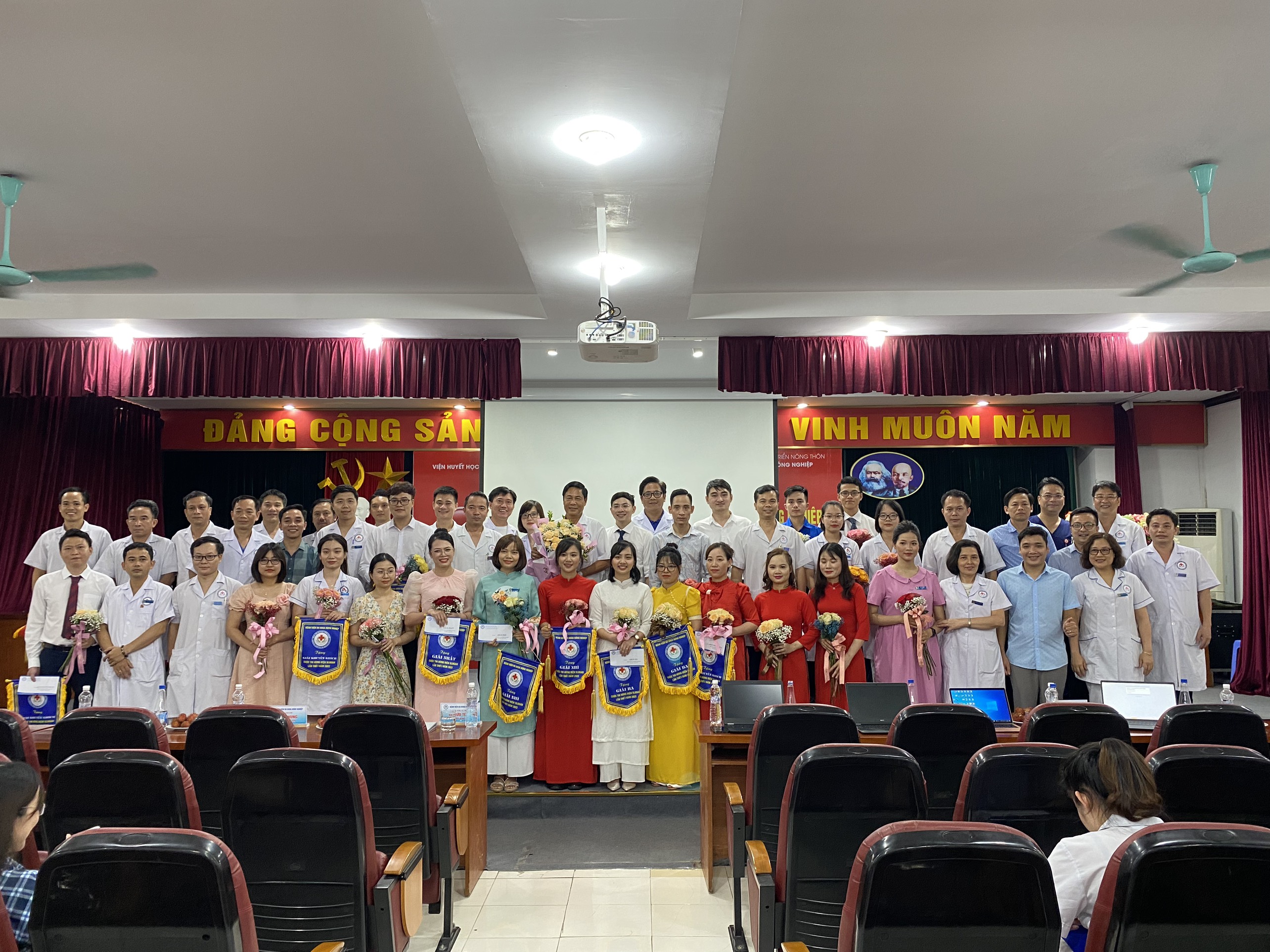 Bệnh viện Đa khoa Nông Nghiệp tổ chức Hội thi Hùng biện Slogan ngày 22/6/2022